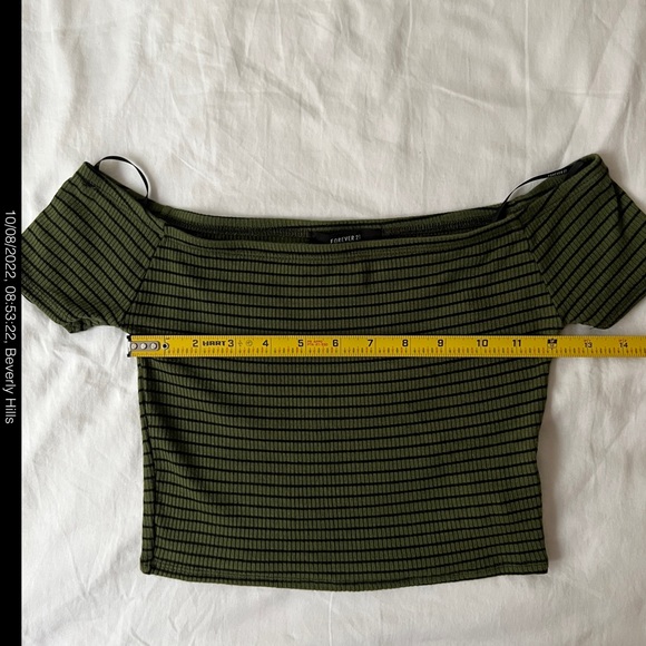 SOLD ♏️ Crop Top Bundle - Picture 6 of 9